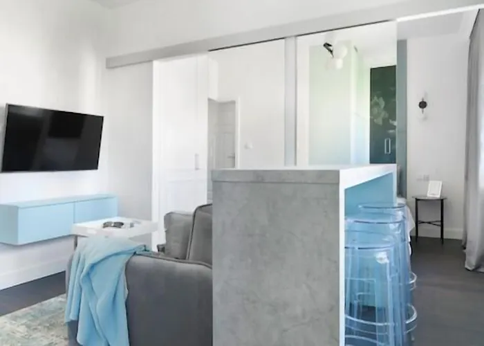 Elite Old Town Deluxe